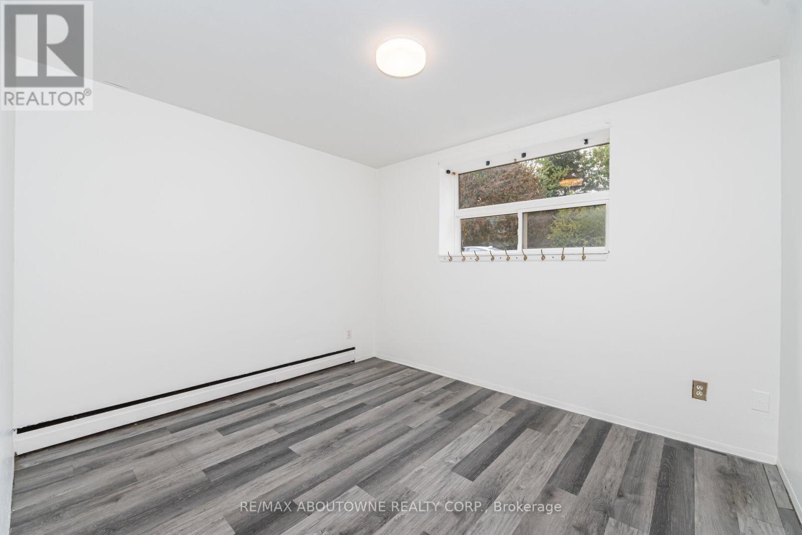 2 - 2144 Lilnan Court, Burlington, Ontario  L7R 1Y3 - Photo 12 - W12470860