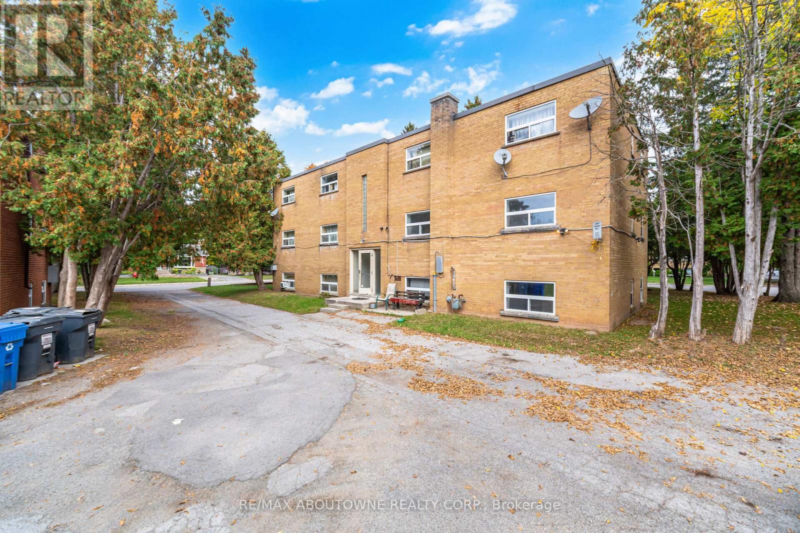 2 - 2144 Lilnan Court, Burlington, Ontario  L7R 1Y3 - Photo 16 - W12470860