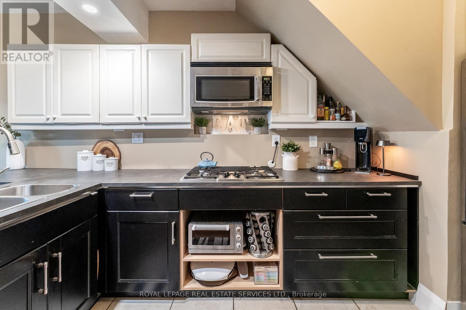150 Stanley Avenue, Toronto, Ontario  M8V 1N9 - Photo 21 - W12470870