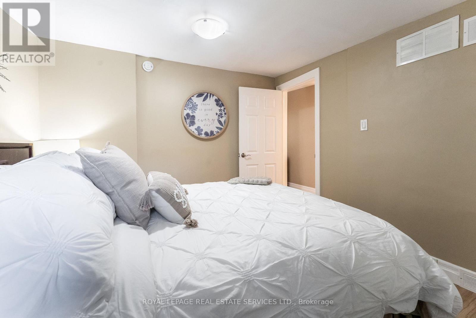 150 Stanley Avenue, Toronto, Ontario  M8V 1N9 - Photo 23 - W12470870
