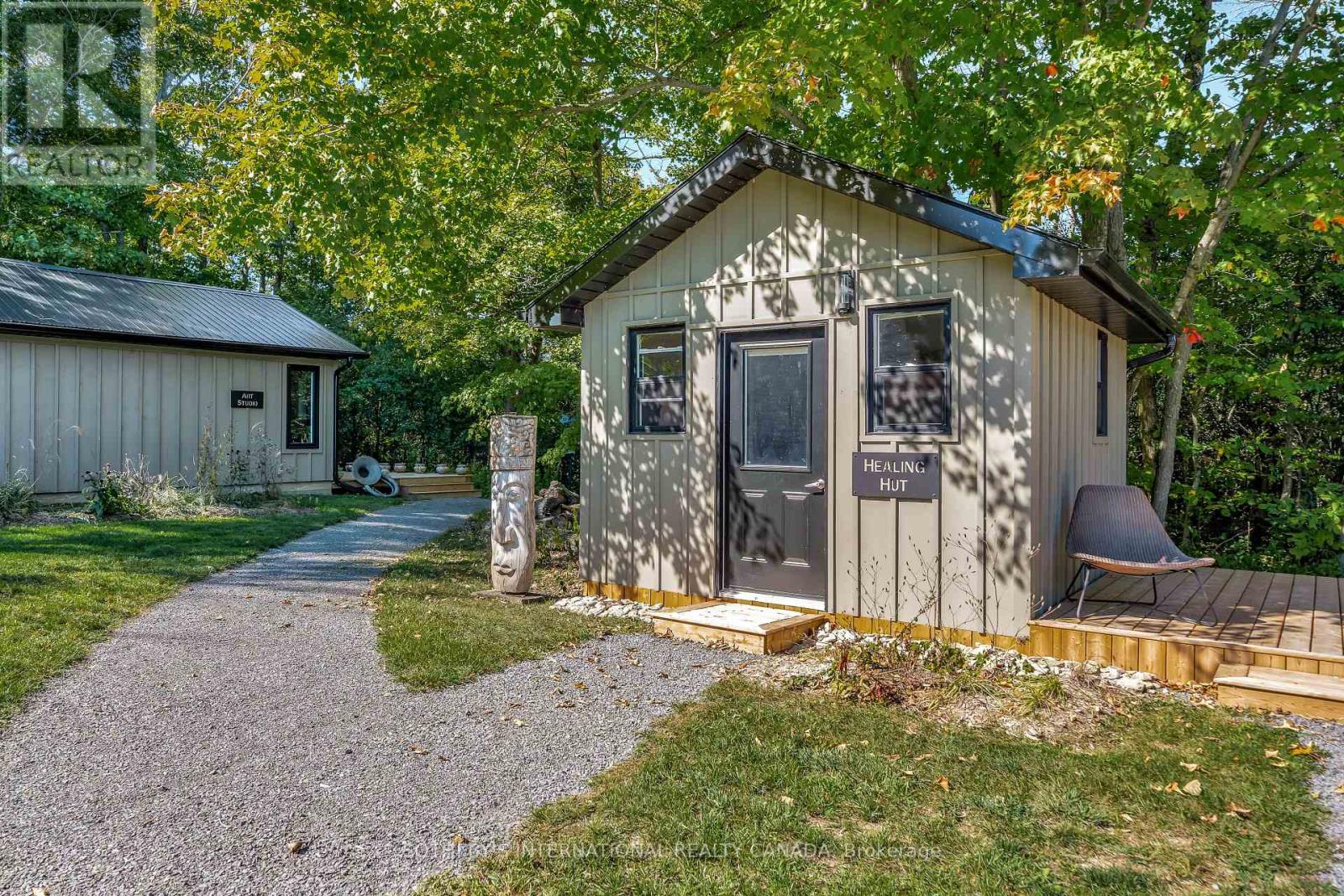 220 Easterbrook Road S, Prince Edward County, Ontario  K0K 2P0 - Photo 27 - X12469470