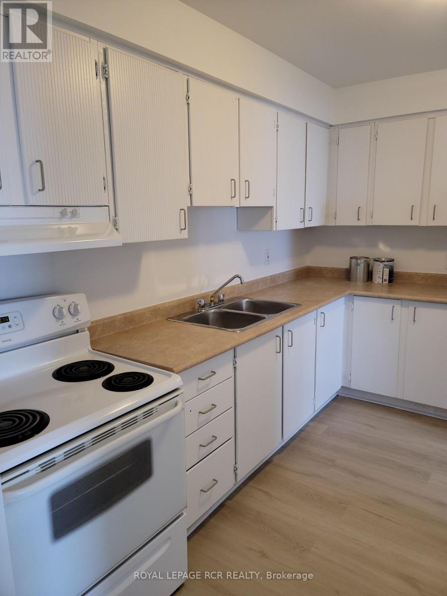 206 - 2 ORCHARD HEIGHTS BOULEVARD, Aurora, Ontario