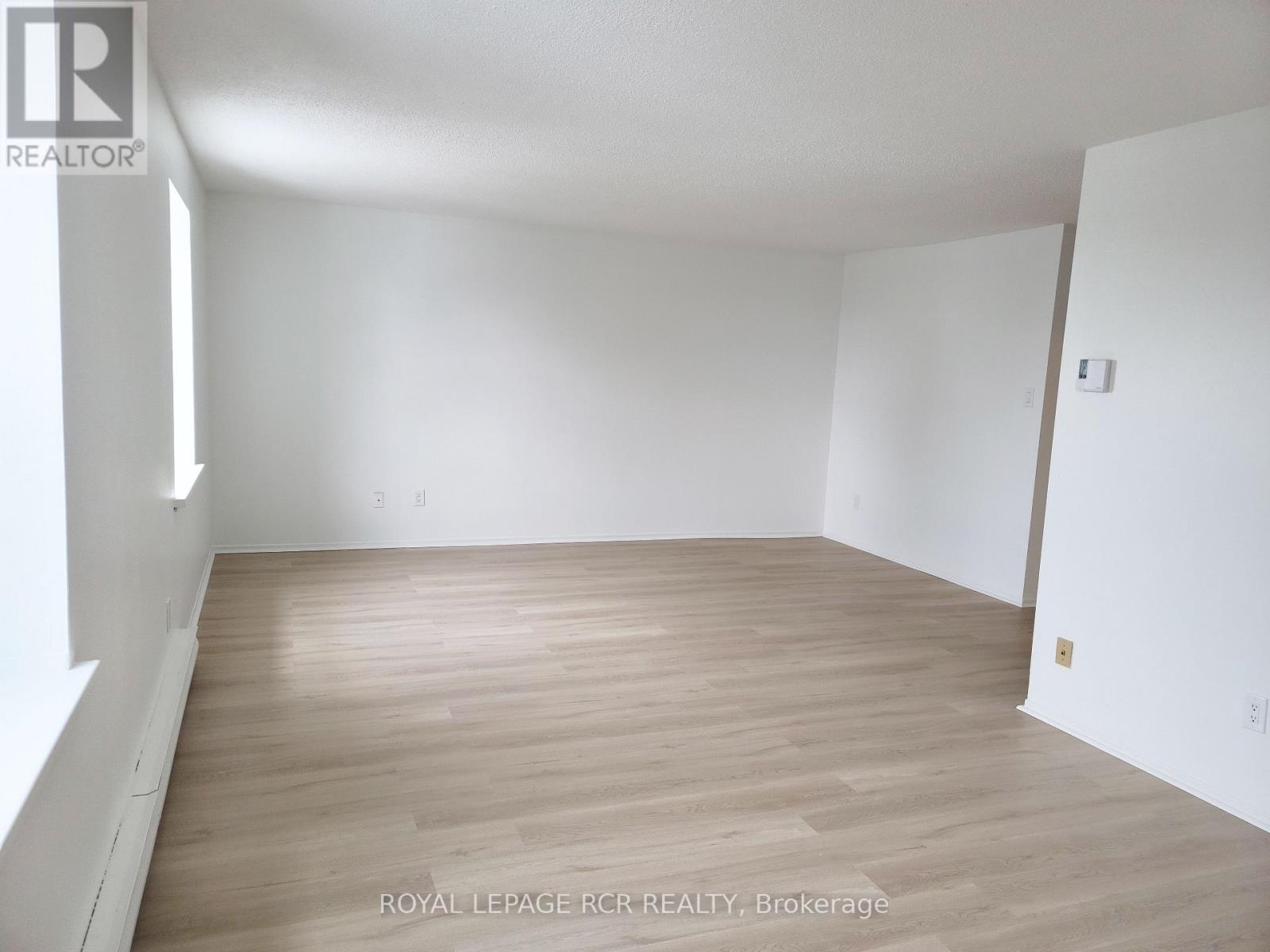 206 - 2 Orchard Heights Boulevard, Aurora, Ontario  L4G 3W3 - Photo 6 - N12470879