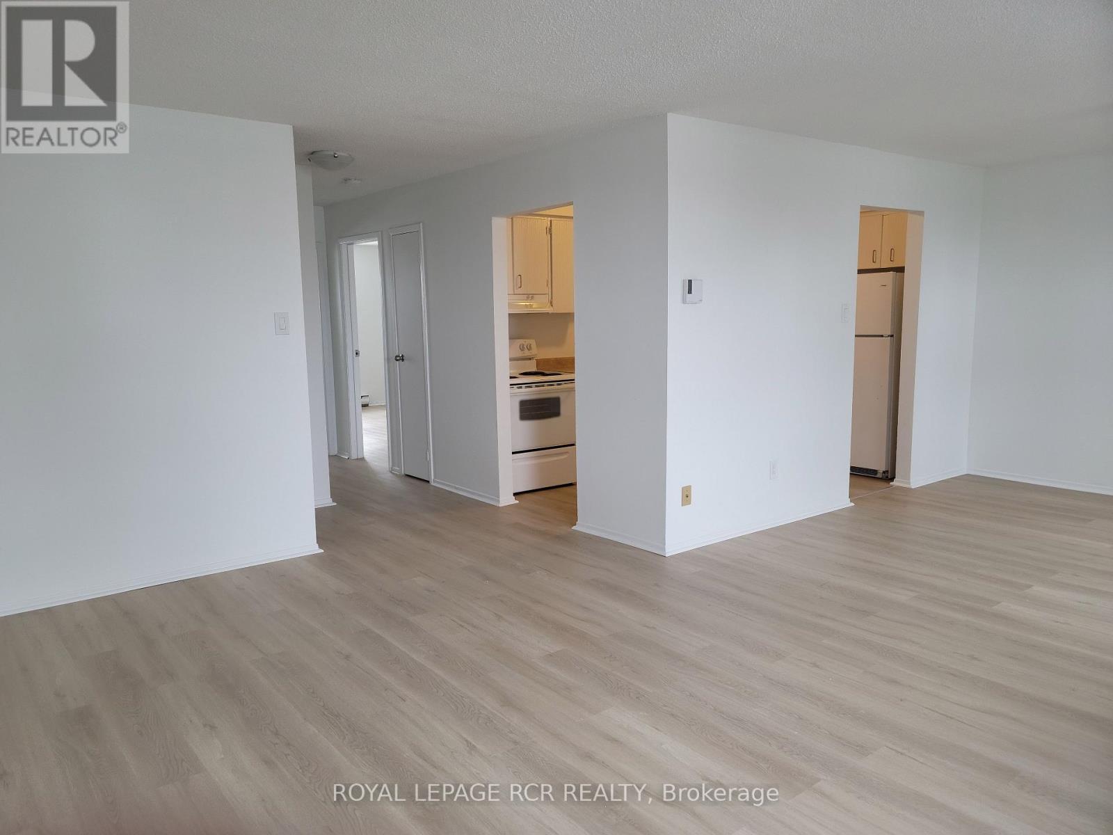 206 - 2 Orchard Heights Boulevard, Aurora, Ontario  L4G 3W3 - Photo 9 - N12470879