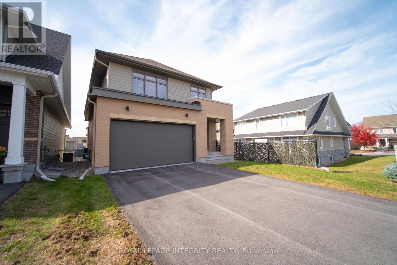 28 Greensand Place, Ottawa, Ontario  K2T 0L9 - Photo 2 - X12470895
