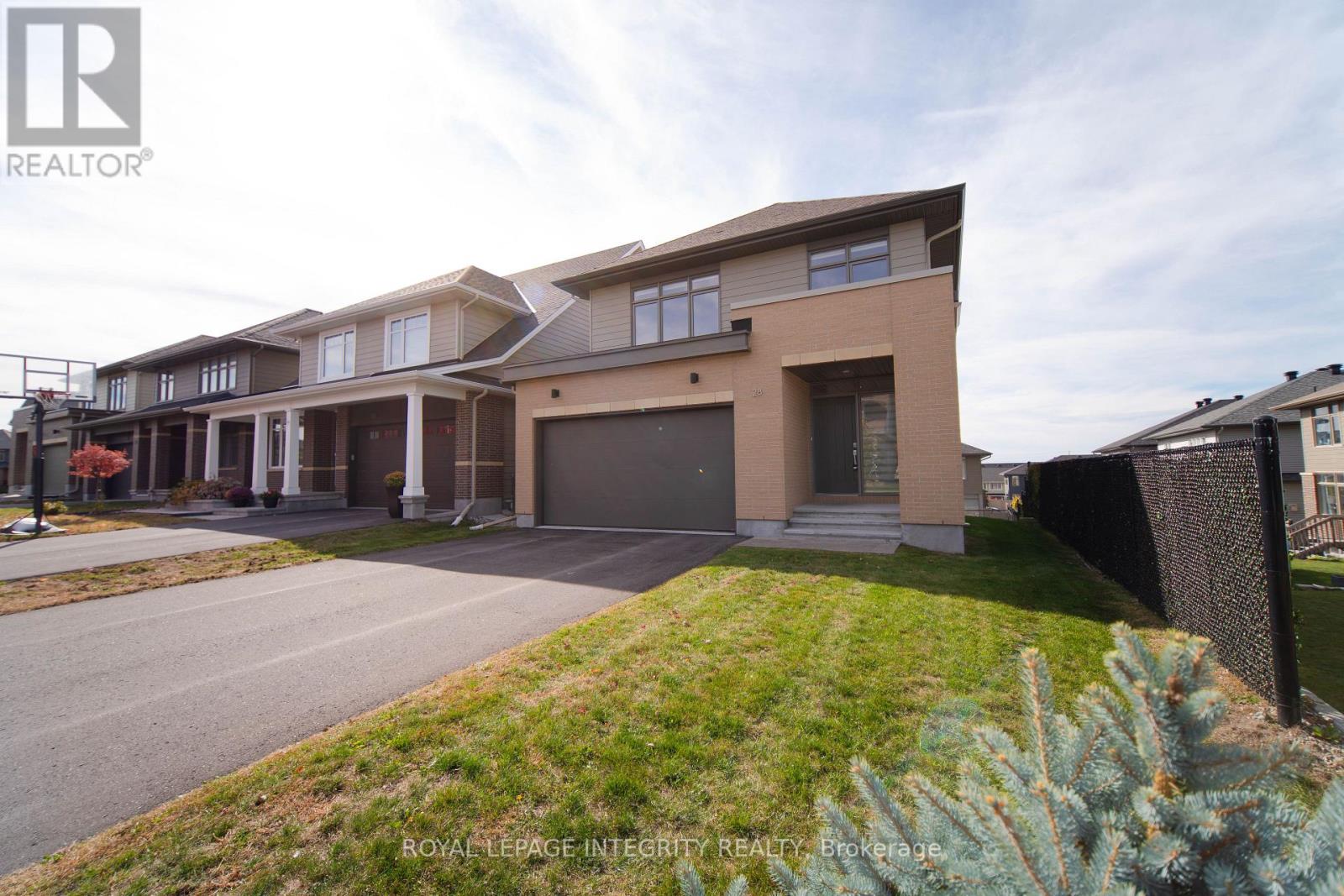 28 Greensand Place, Ottawa, Ontario  K2T 0L9 - Photo 3 - X12470895