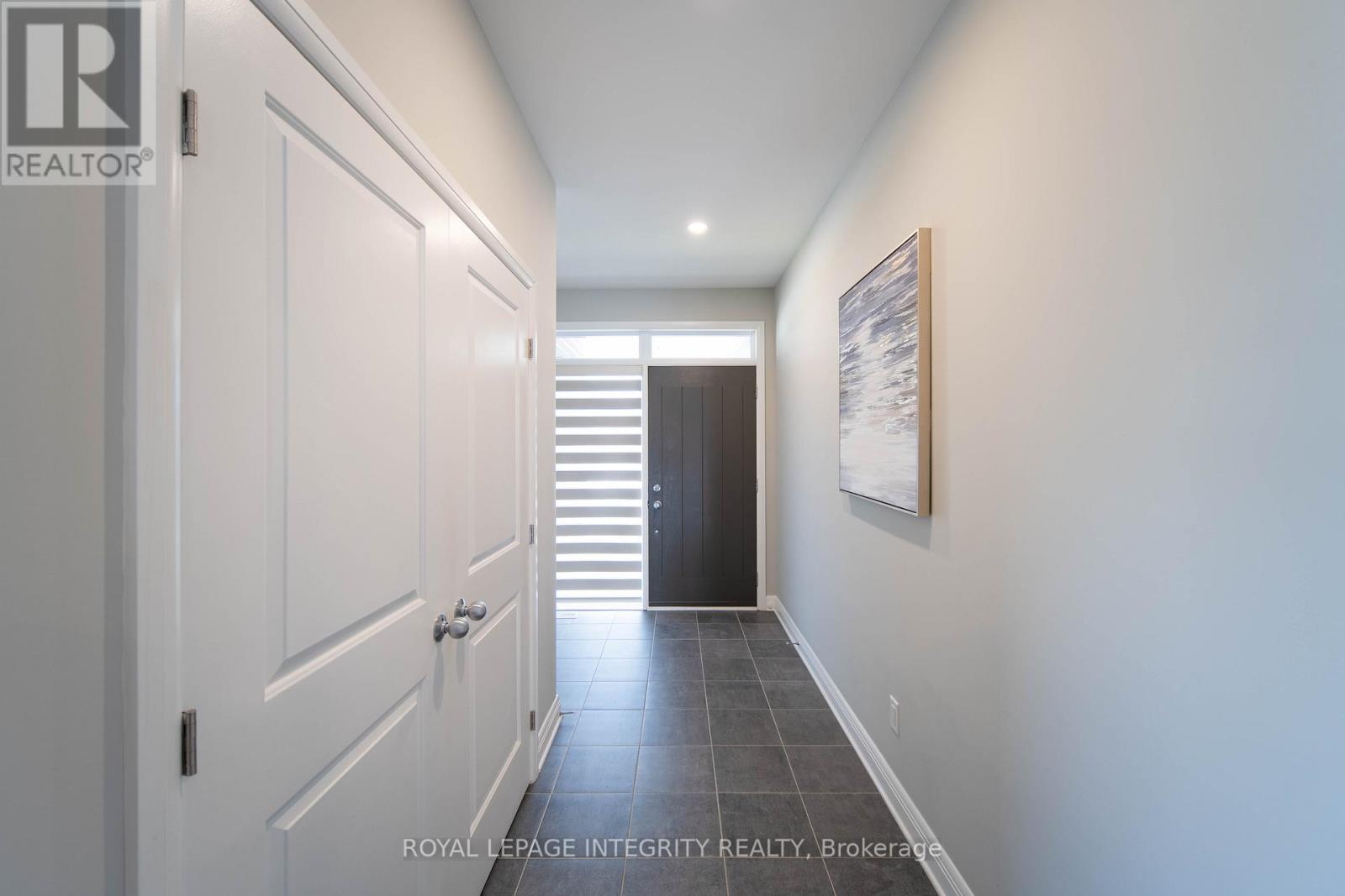 28 Greensand Place, Ottawa, Ontario  K2T 0L9 - Photo 4 - X12470895