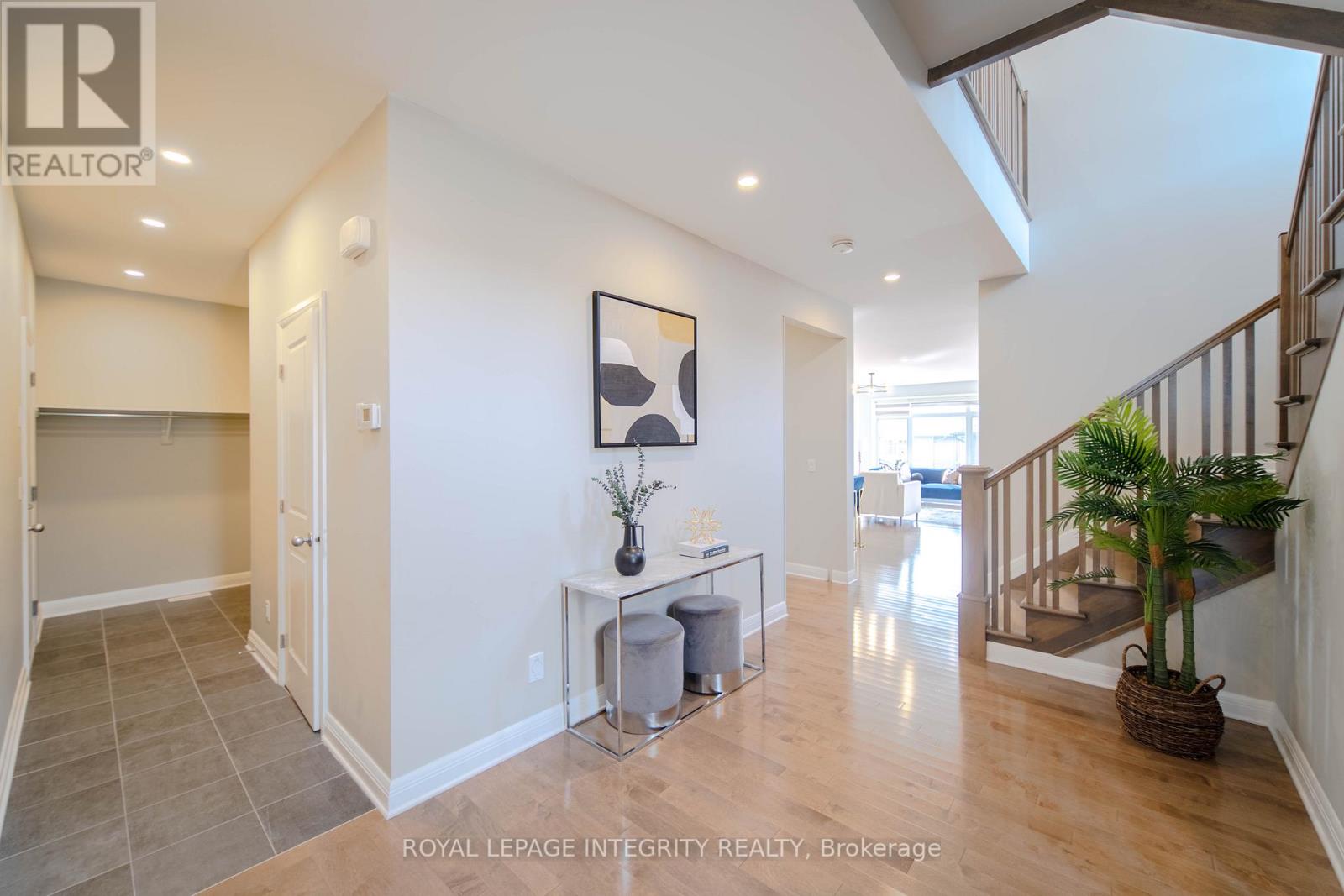 28 Greensand Place, Ottawa, Ontario  K2T 0L9 - Photo 5 - X12470895