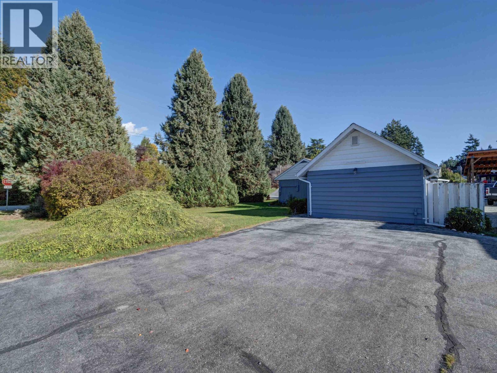 4657 Whitaker Road, Sechelt, British Columbia  V7Z 0E4 - Photo 4 - R3057193