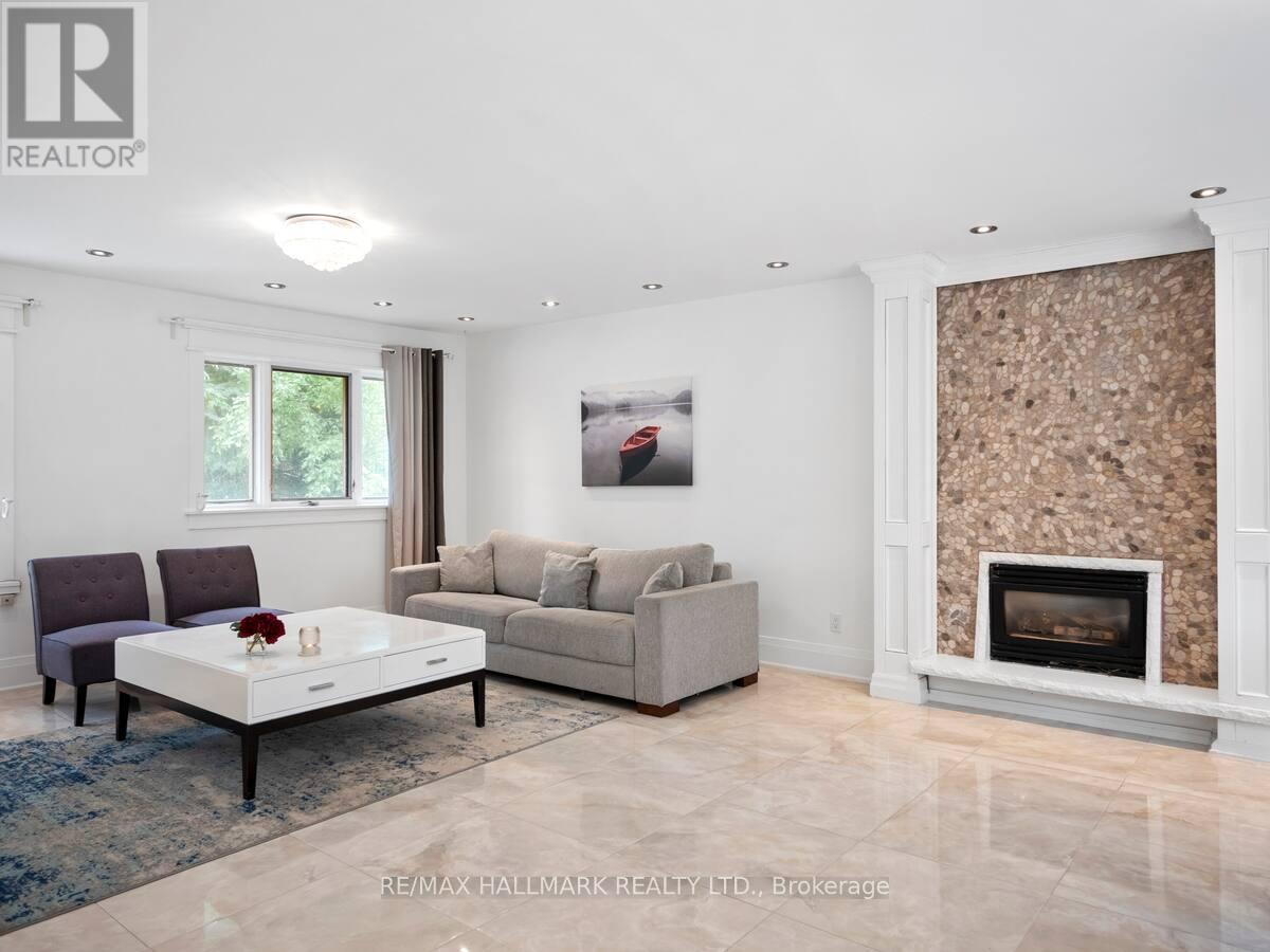 218 Northwood Drive, Toronto, Ontario  M2M 2K4 - Photo 12 - C12470880