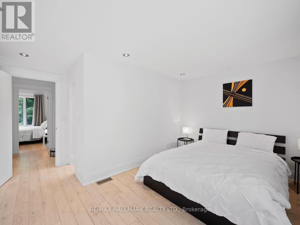 218 Northwood Drive, Toronto, Ontario  M2M 2K4 - Photo 19 - C12470880