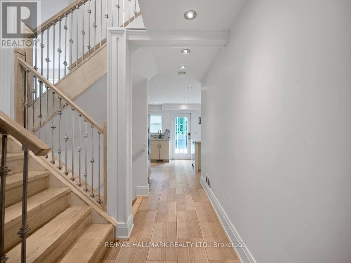 218 Northwood Drive, Toronto, Ontario  M2M 2K4 - Photo 3 - C12470880