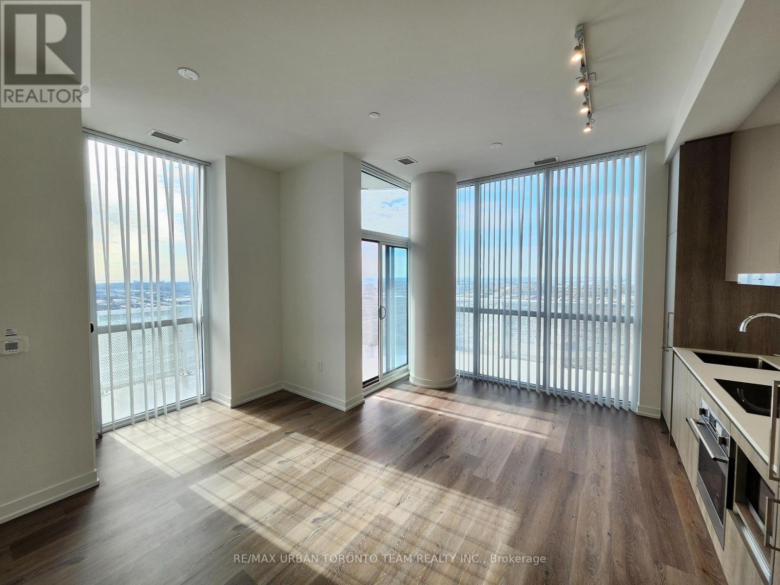 Ph102 - 225 Commerce St Street, Vaughan, Ontario  L4K 0R1 - Photo 2 - N12470894
