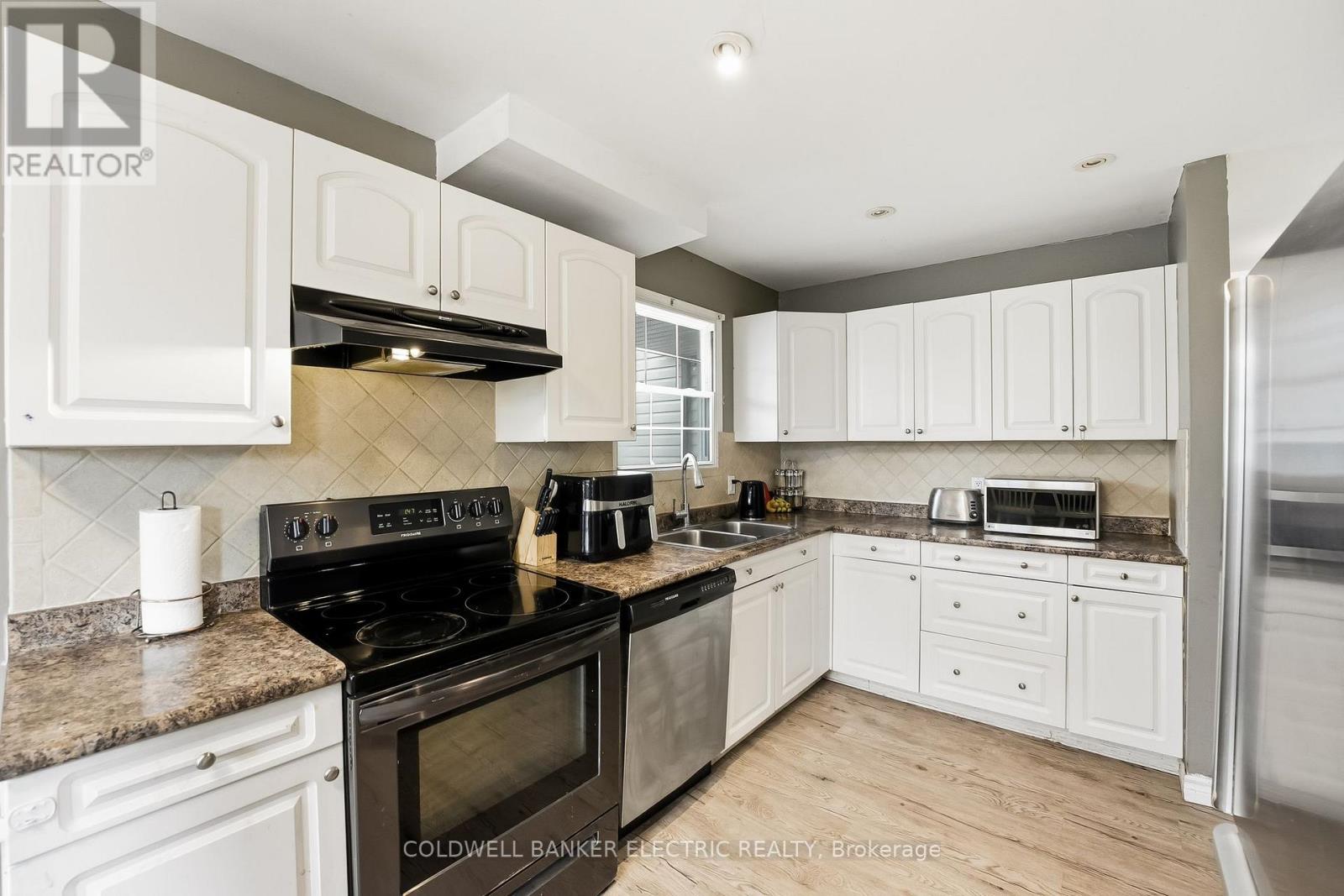 123 West Street, Quinte West, Ontario  K8V 2M4 - Photo 18 - X12470898