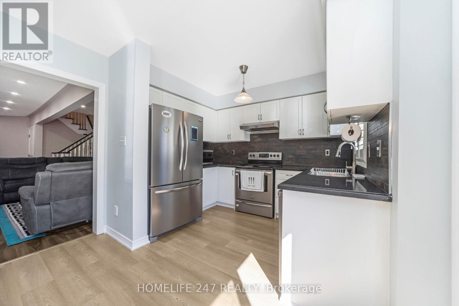 638 Madame Street, Mississauga, Ontario  L5W 1G6 - Photo 12 - W12470891