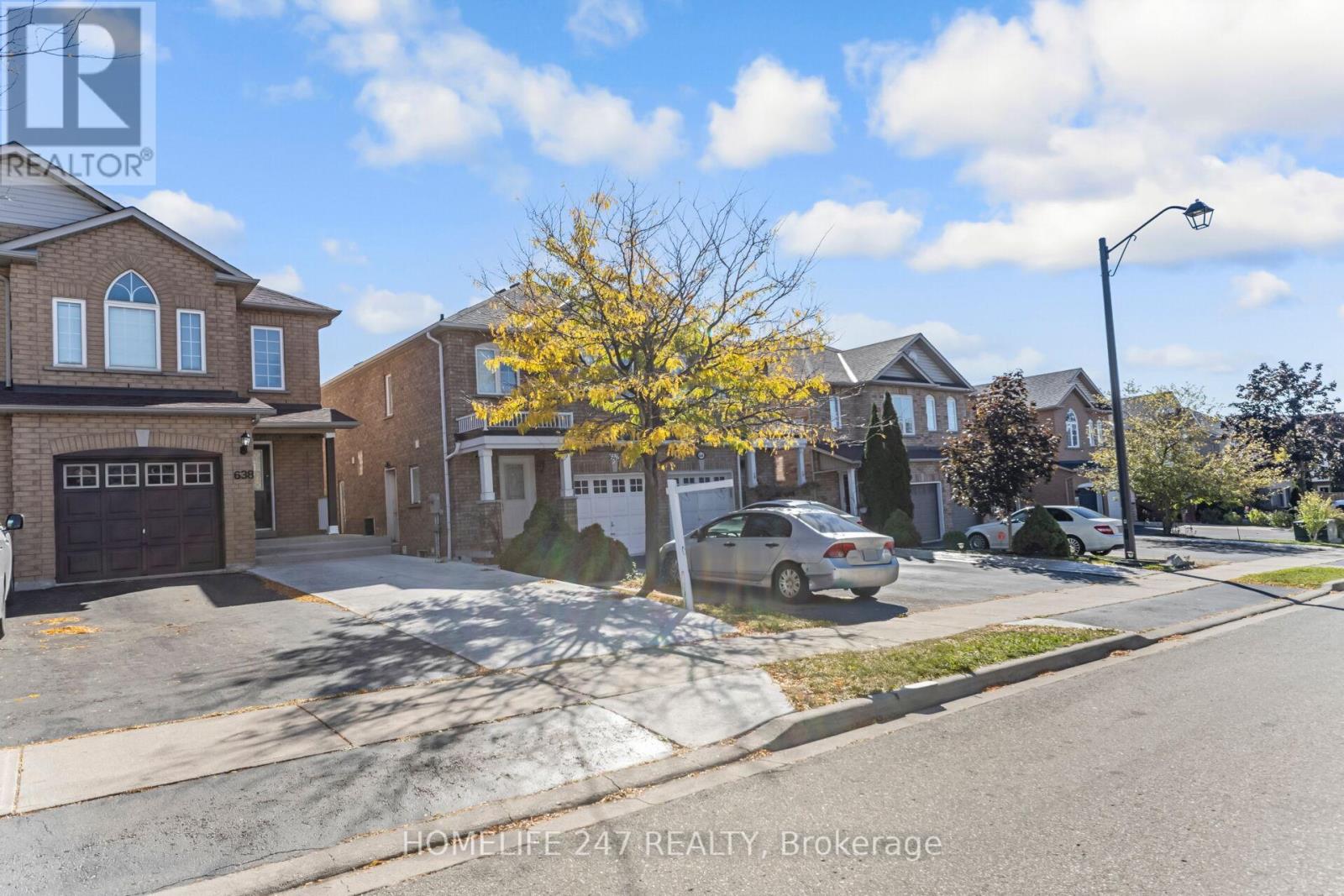 638 Madame Street, Mississauga, Ontario  L5W 1G6 - Photo 2 - W12470891