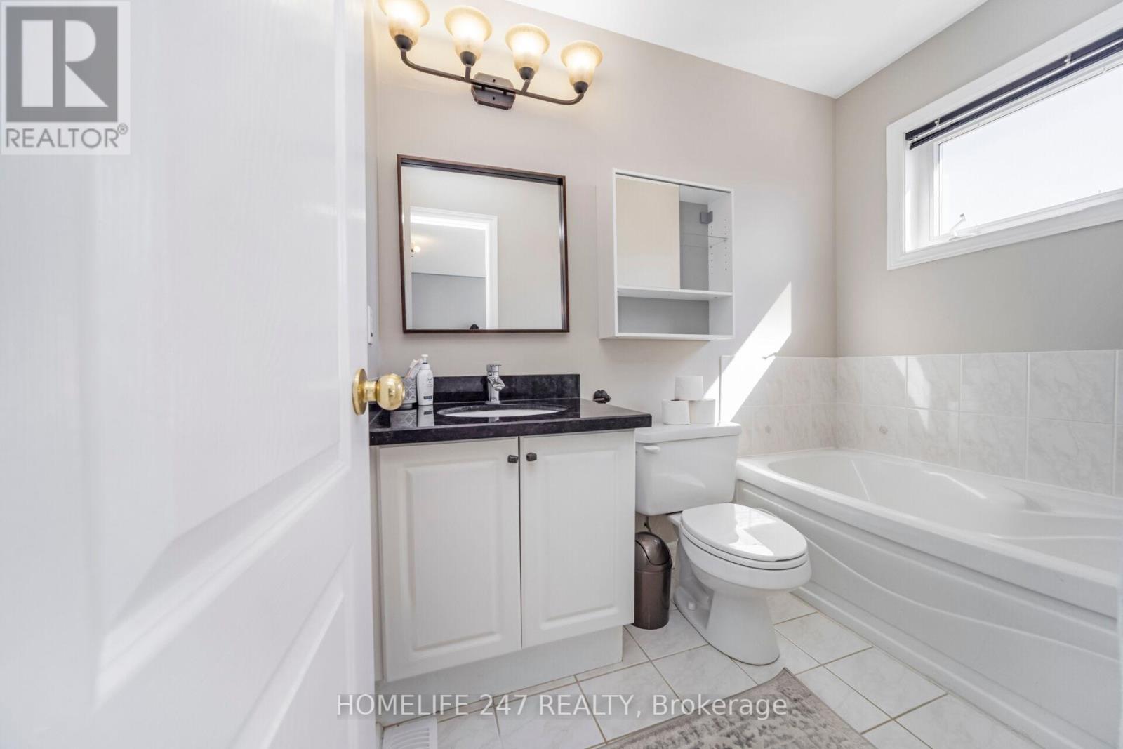 638 Madame Street, Mississauga, Ontario  L5W 1G6 - Photo 22 - W12470891