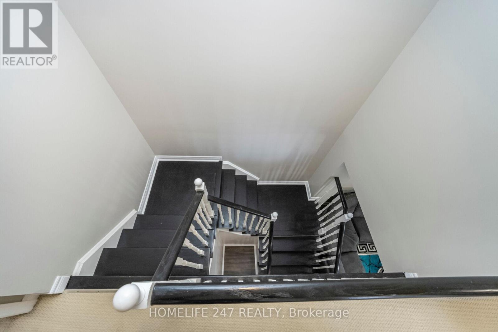 638 Madame Street, Mississauga, Ontario  L5W 1G6 - Photo 32 - W12470891