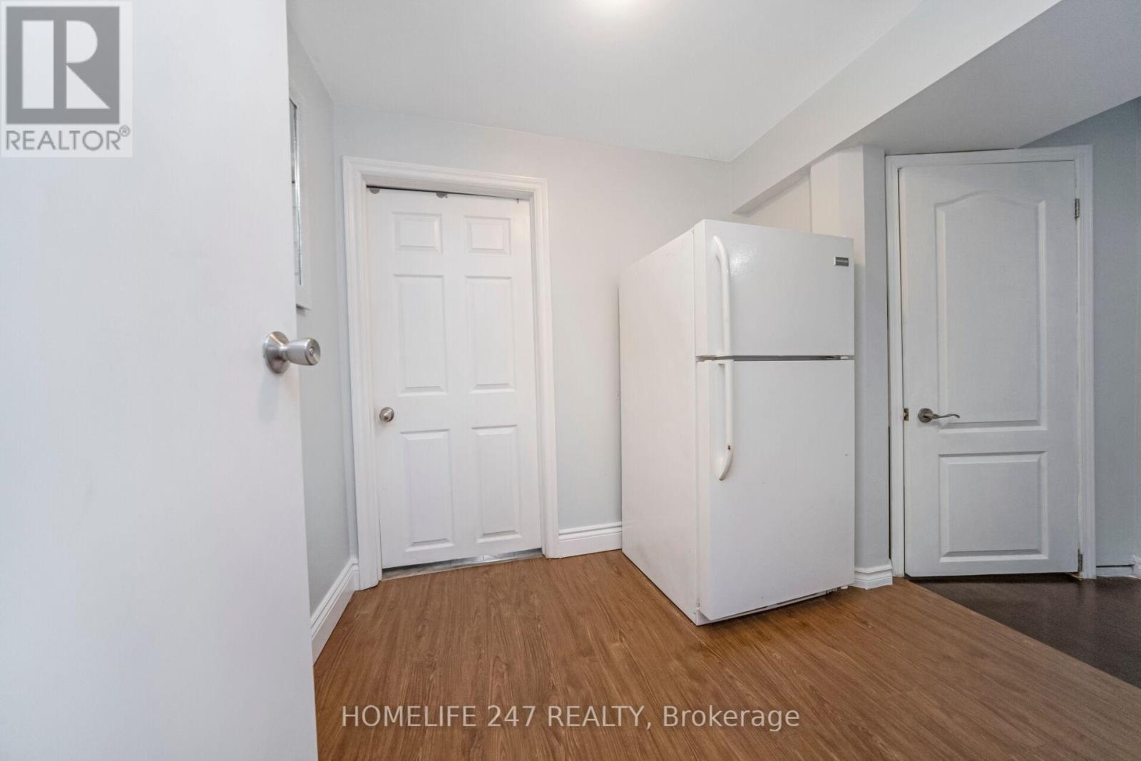 638 Madame Street, Mississauga, Ontario  L5W 1G6 - Photo 36 - W12470891