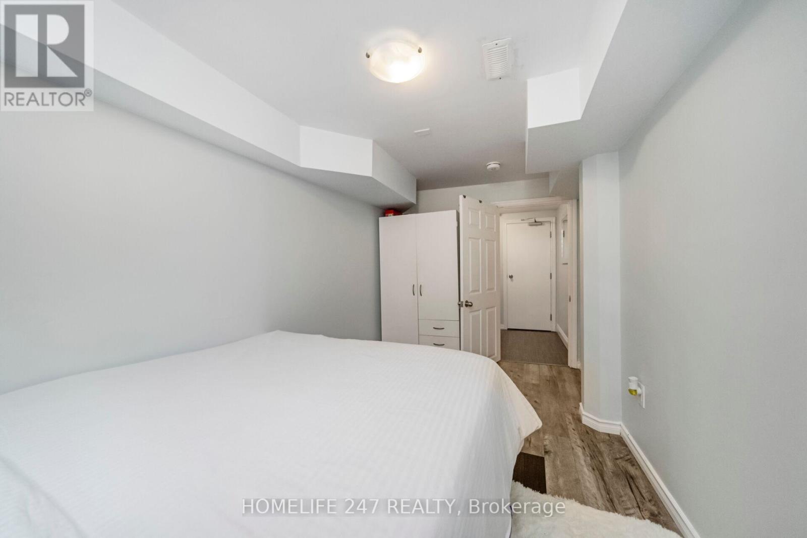 638 Madame Street, Mississauga, Ontario  L5W 1G6 - Photo 38 - W12470891