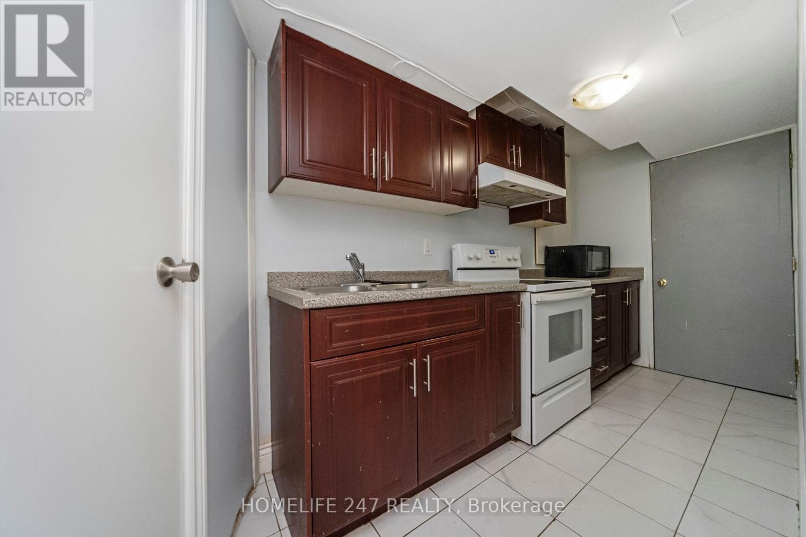 638 Madame Street, Mississauga, Ontario  L5W 1G6 - Photo 40 - W12470891