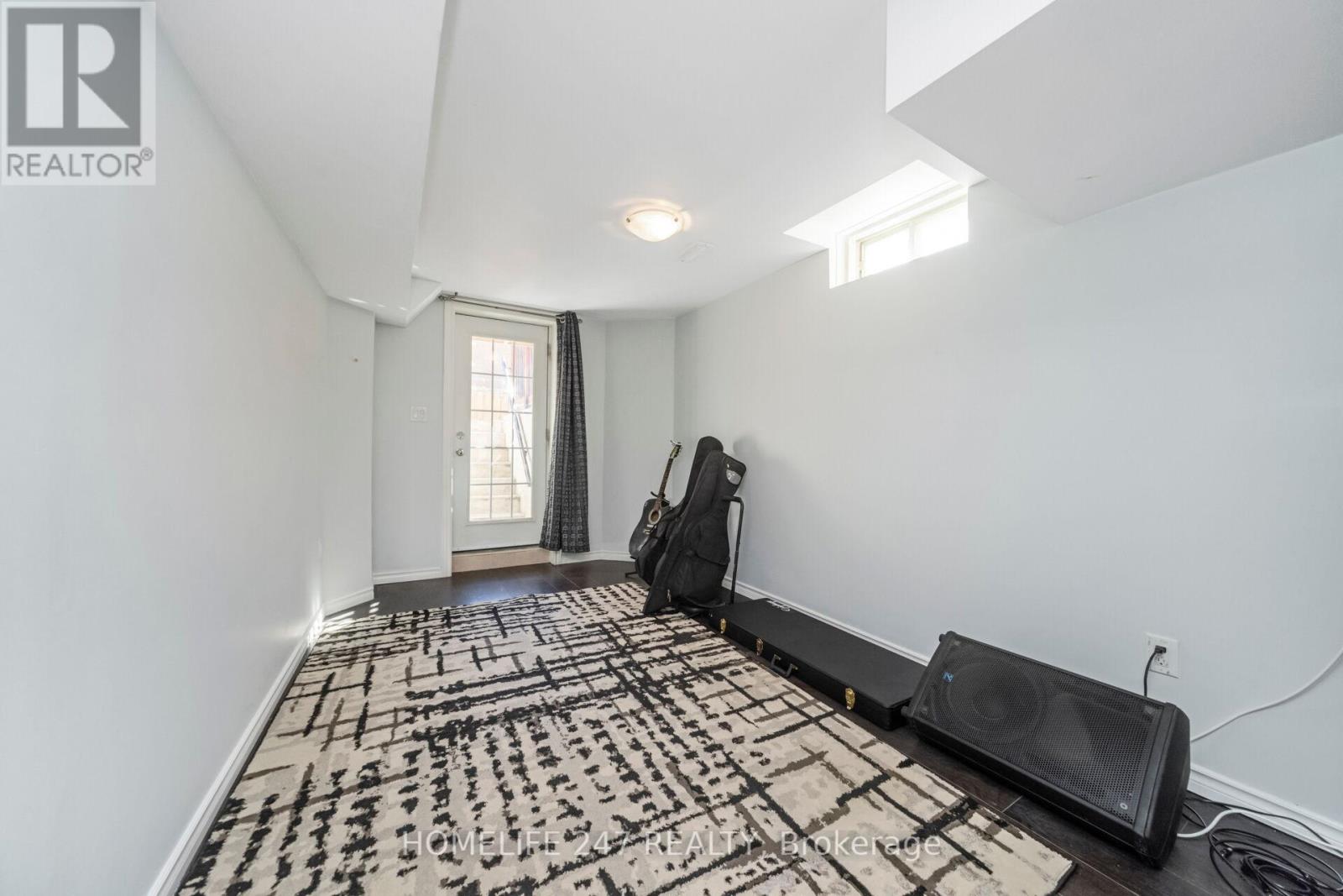 638 Madame Street, Mississauga, Ontario  L5W 1G6 - Photo 41 - W12470891