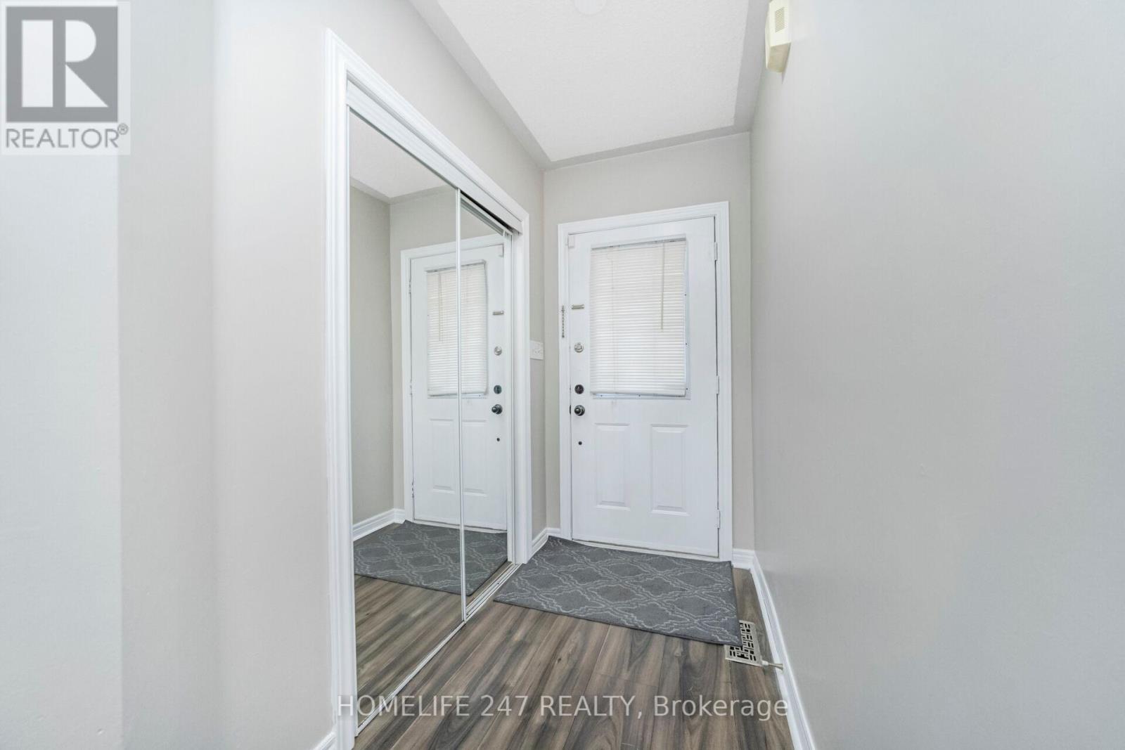638 Madame Street, Mississauga, Ontario  L5W 1G6 - Photo 6 - W12470891