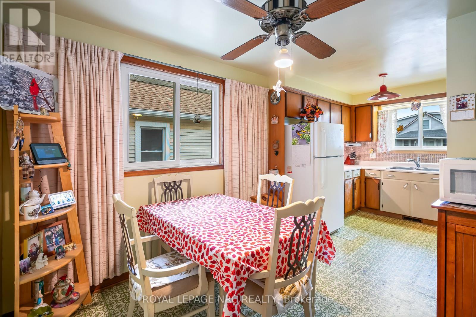 109 Mackan Street, Thorold, Ontario  L2V 1G5 - Photo 6 - X12470899