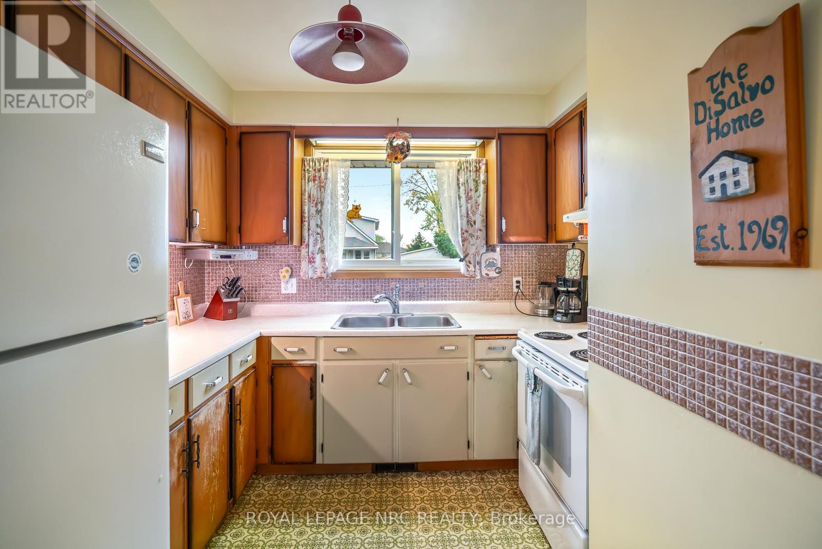 109 Mackan Street, Thorold, Ontario  L2V 1G5 - Photo 7 - X12470899