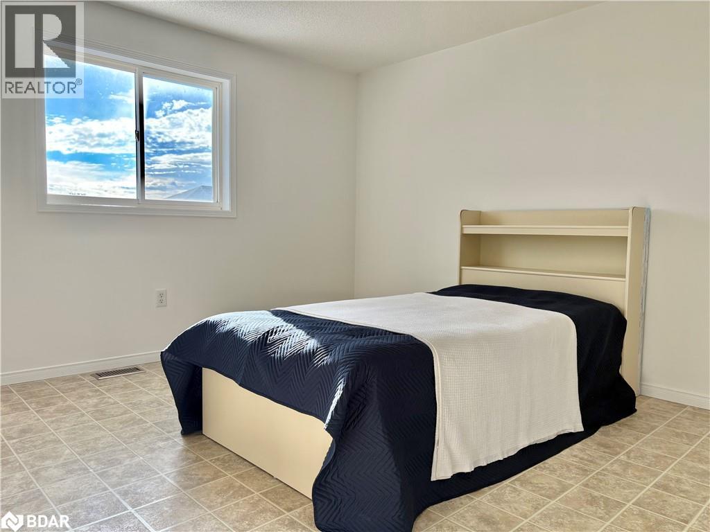 33 Raymond Crescent, Barrie, Ontario  L4N 0X6 - Photo 11 - 40780442