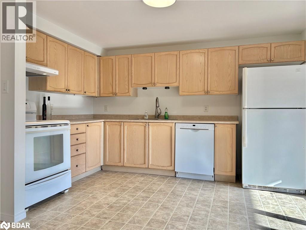 33 Raymond Crescent, Barrie, Ontario  L4N 0X6 - Photo 4 - 40780442