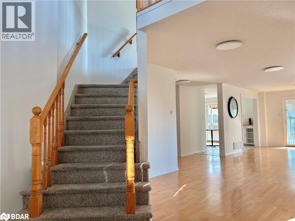 33 Raymond Crescent, Barrie, Ontario  L4N 0X6 - Photo 6 - 40780442