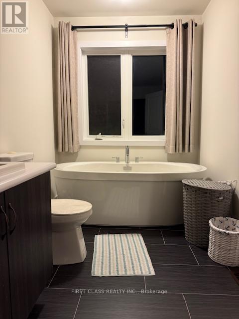 52 Helliwell Crescent, Richmond Hill, Ontario  L4E 1C7 - Photo 15 - N12470896