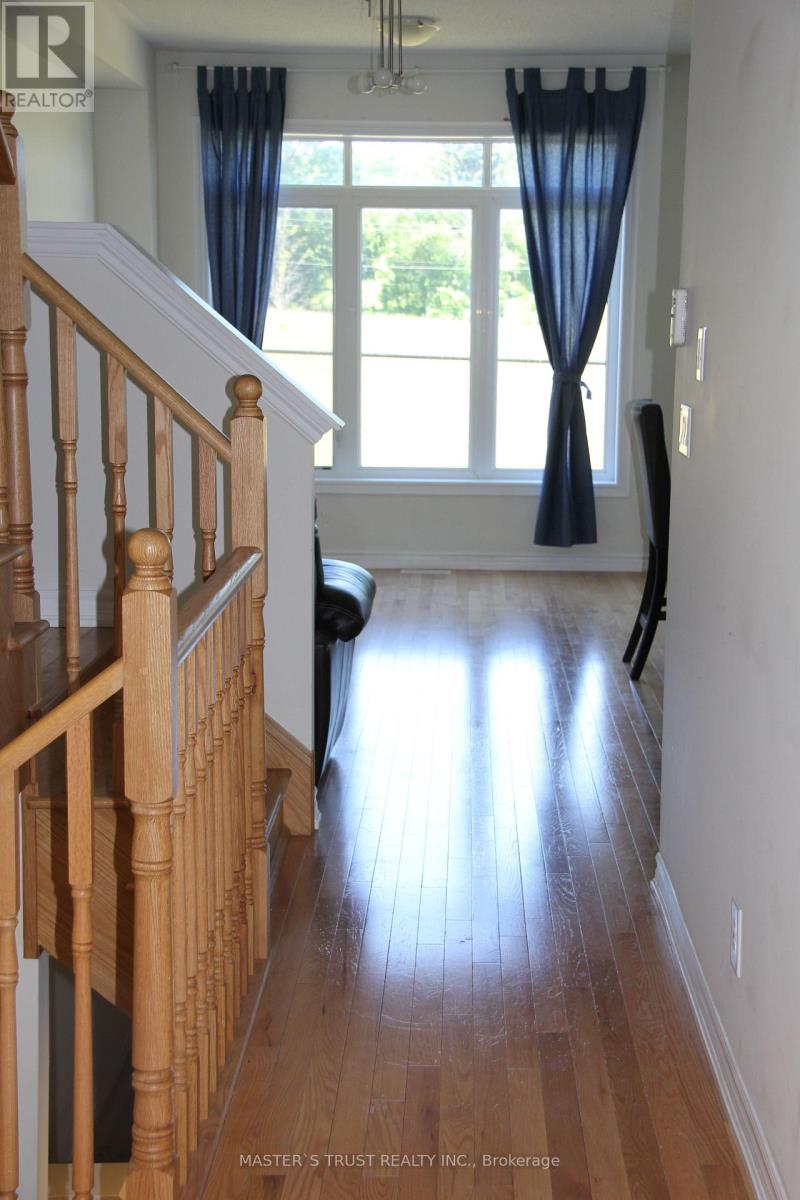 20 Blackpool Lane E, East Gwillimbury, Ontario  L9N 0R7 - Photo 4 - N12470900