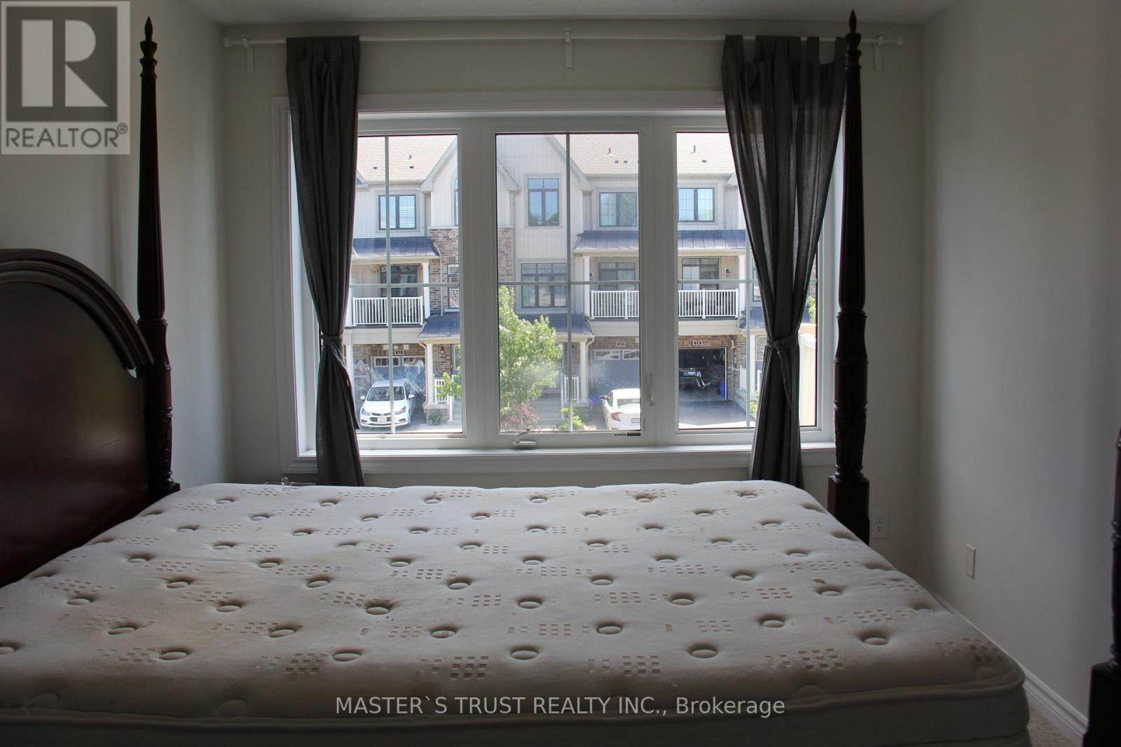 20 Blackpool Lane E, East Gwillimbury, Ontario  L9N 0R7 - Photo 6 - N12470900