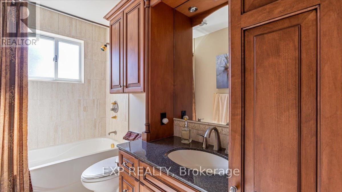 1452 Oneida Court, Oshawa, Ontario  L1G 4M6 - Photo 17 - E12454157