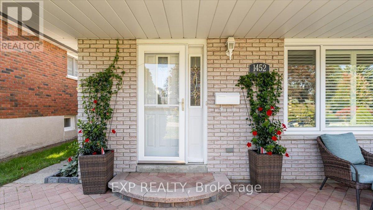 1452 Oneida Court, Oshawa, Ontario  L1G 4M6 - Photo 2 - E12454157