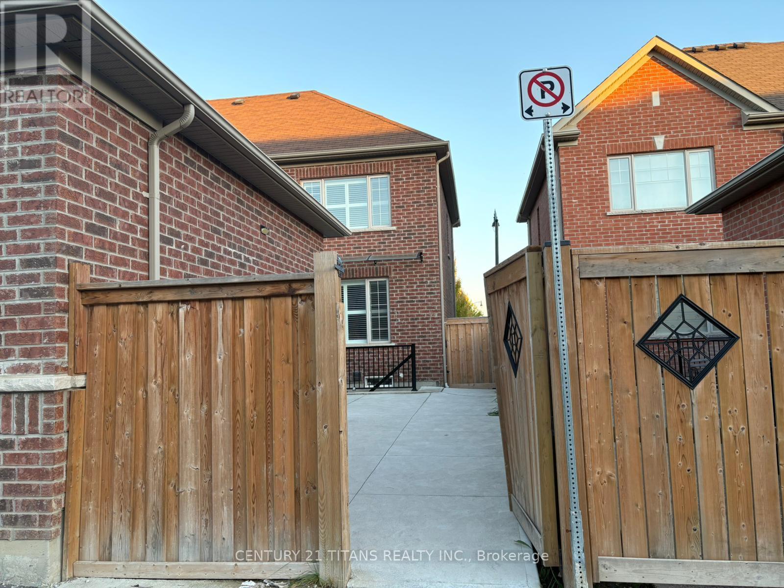 Main - 18 Primo Road, Brampton, Ontario  L7A 3Y1 - Photo 5 - W12470901