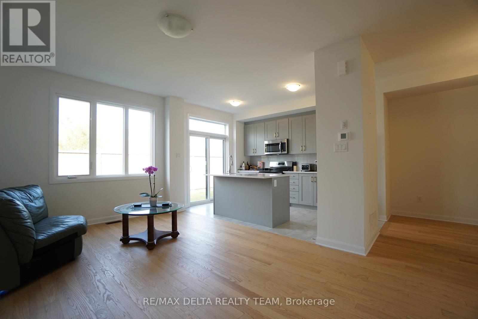 351 Establish Avenue, Ottawa, Ontario  K4A 5R8 - Photo 7 - X12446330