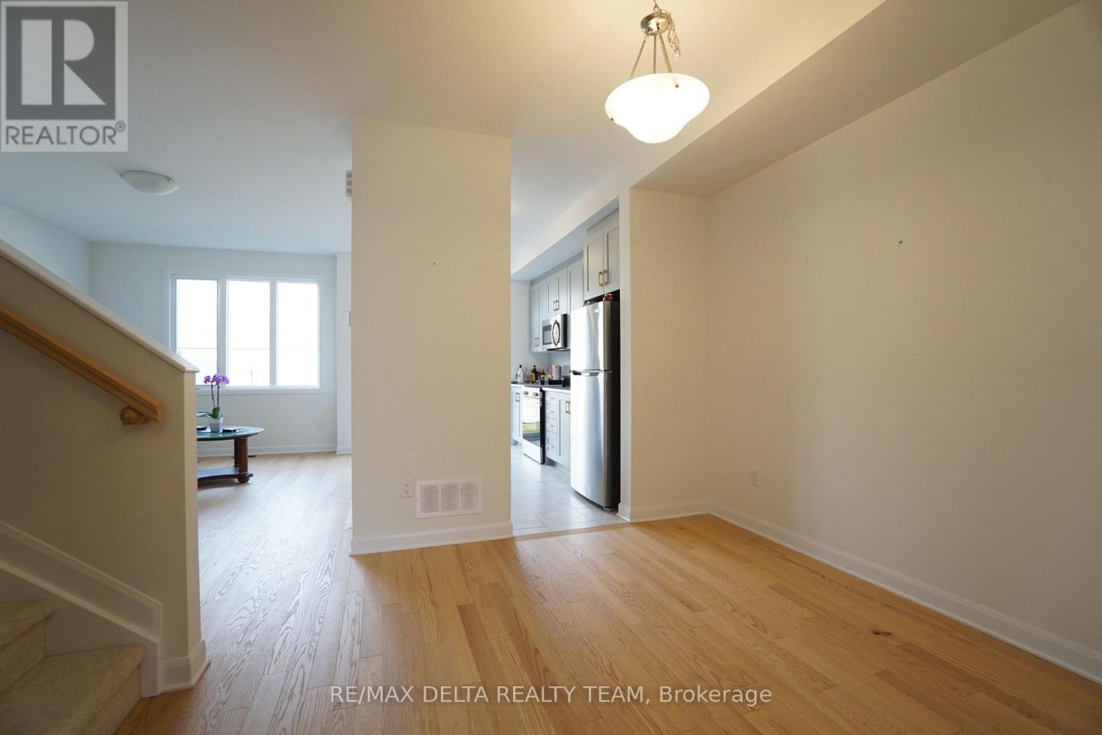 351 Establish Avenue, Ottawa, Ontario  K4A 5R8 - Photo 6 - X12446330