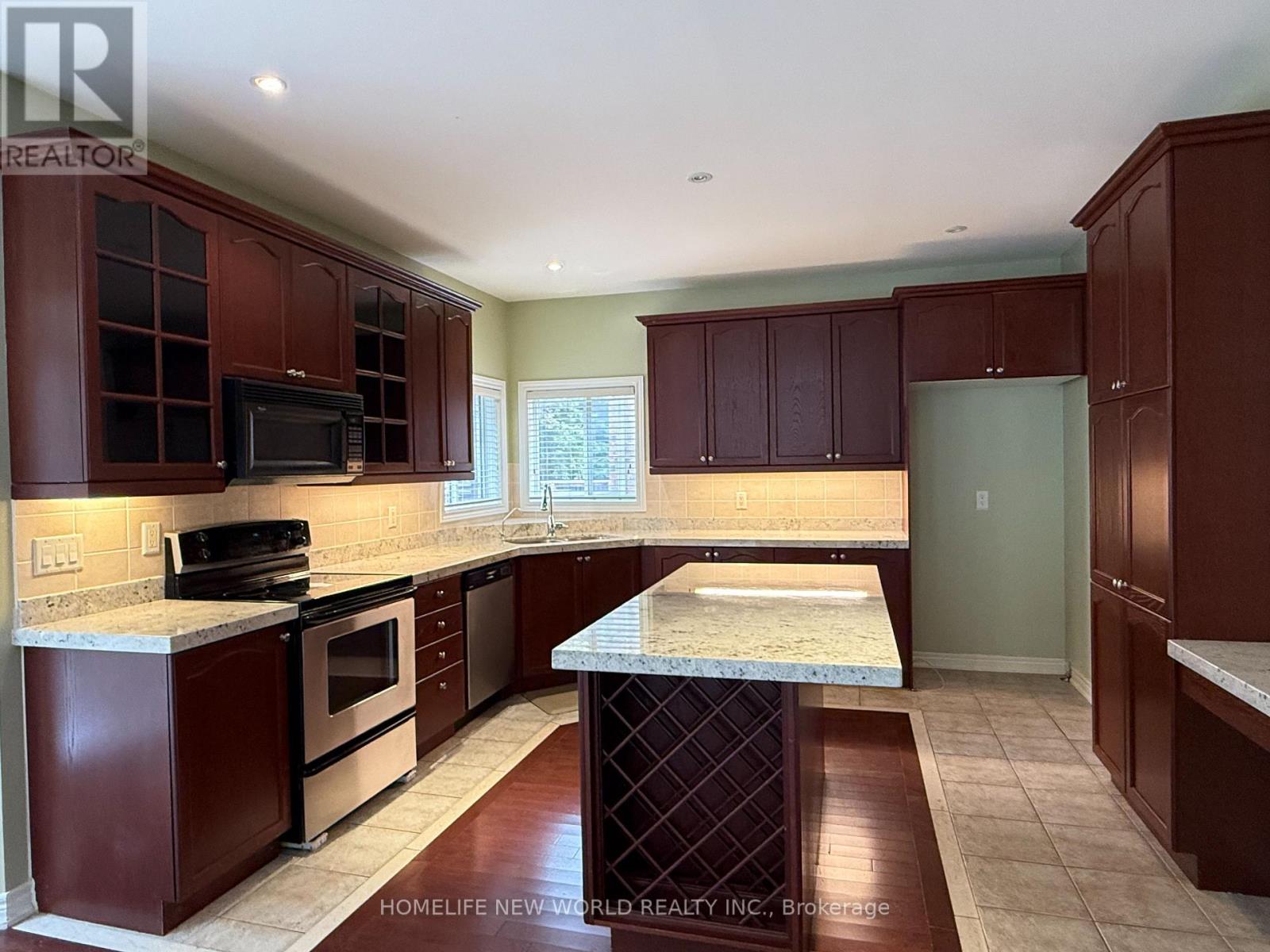 144 Nantucket Drive, Richmond Hill, Ontario  L4E 4H2 - Photo 7 - N12470787