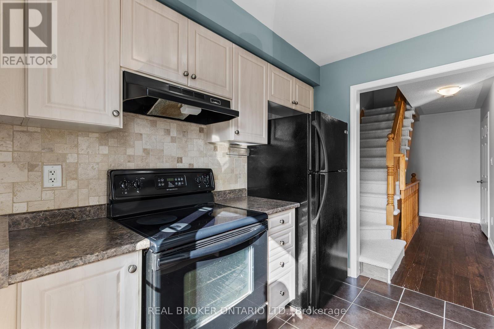 879 Willingdon Crescent, Milton, Ontario  L9T 0Z7 - Photo 11 - W12466210