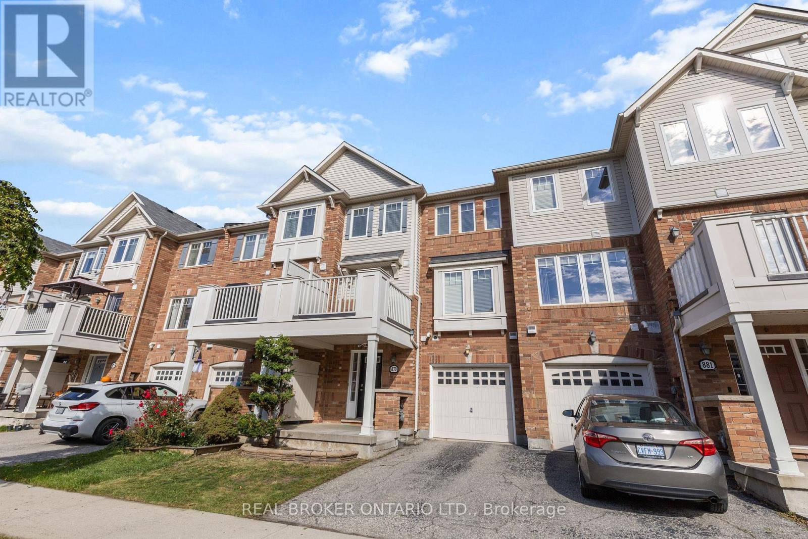 879 Willingdon Crescent, Milton, Ontario  L9T 0Z7 - Photo 2 - W12466210