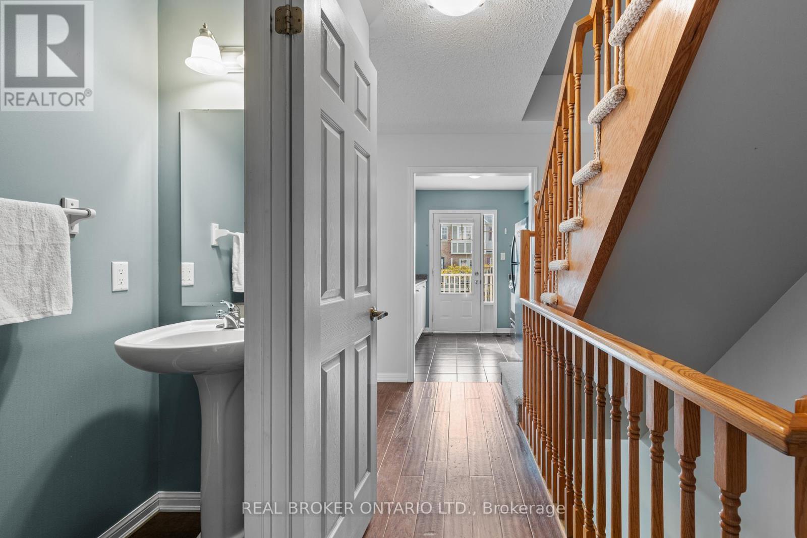 879 Willingdon Crescent, Milton, Ontario  L9T 0Z7 - Photo 6 - W12466210