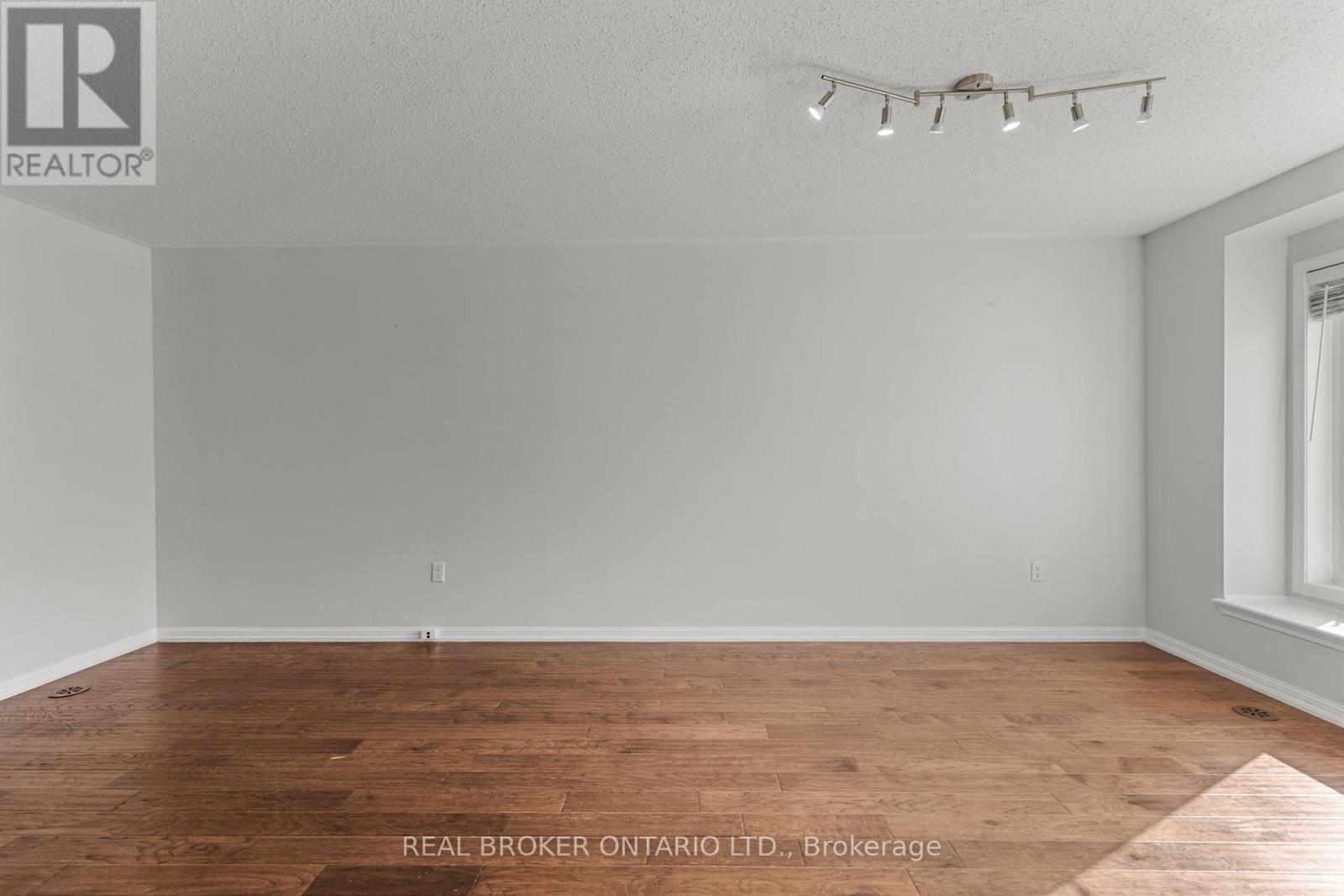 879 Willingdon Crescent, Milton, Ontario  L9T 0Z7 - Photo 8 - W12466210