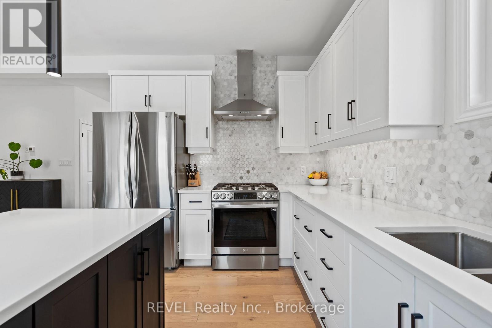 8045 Brookside Drive, Niagara Falls, Ontario  L2H 3T9 - Photo 15 - X12470911