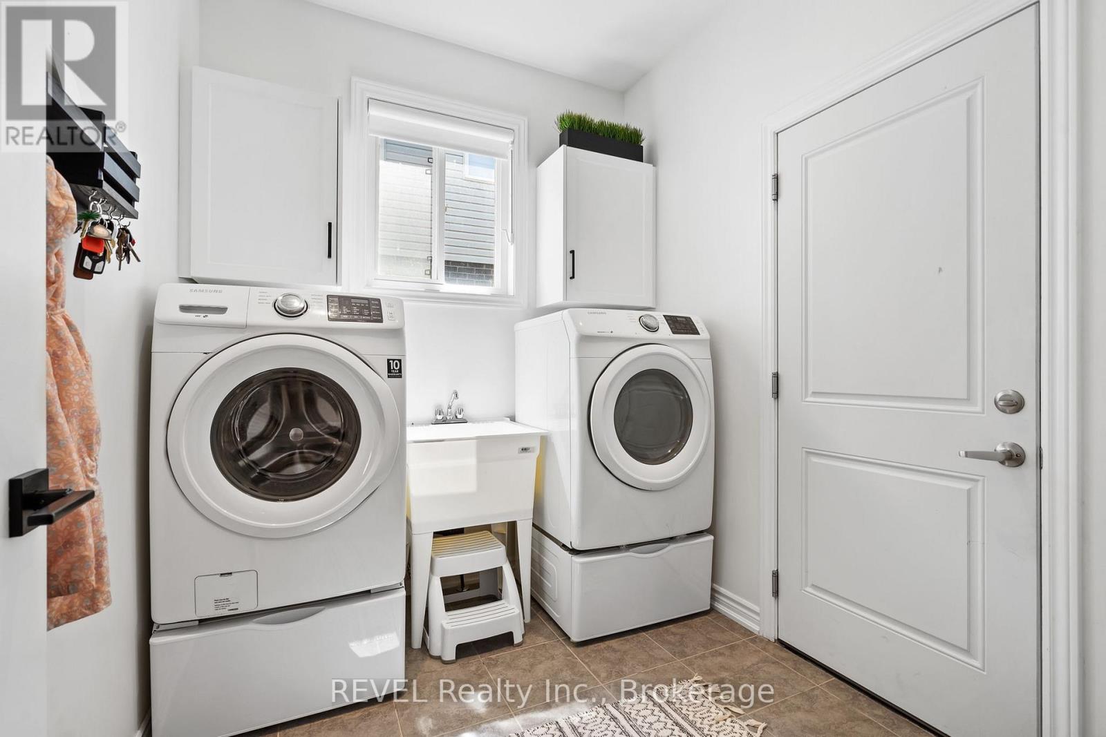 8045 Brookside Drive, Niagara Falls, Ontario  L2H 3T9 - Photo 17 - X12470911