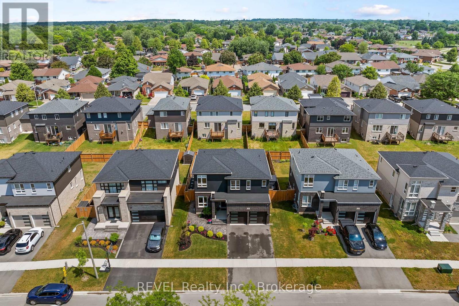 8045 Brookside Drive, Niagara Falls, Ontario  L2H 3T9 - Photo 44 - X12470911