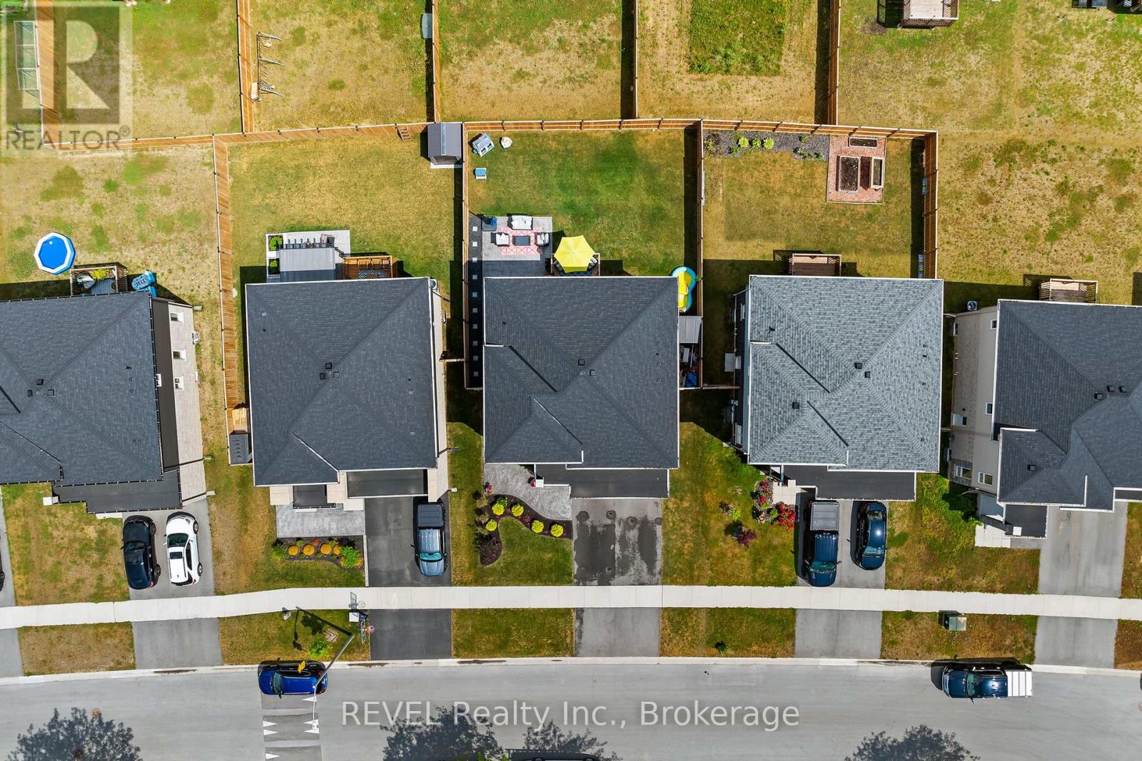 8045 Brookside Drive, Niagara Falls, Ontario  L2H 3T9 - Photo 50 - X12470911