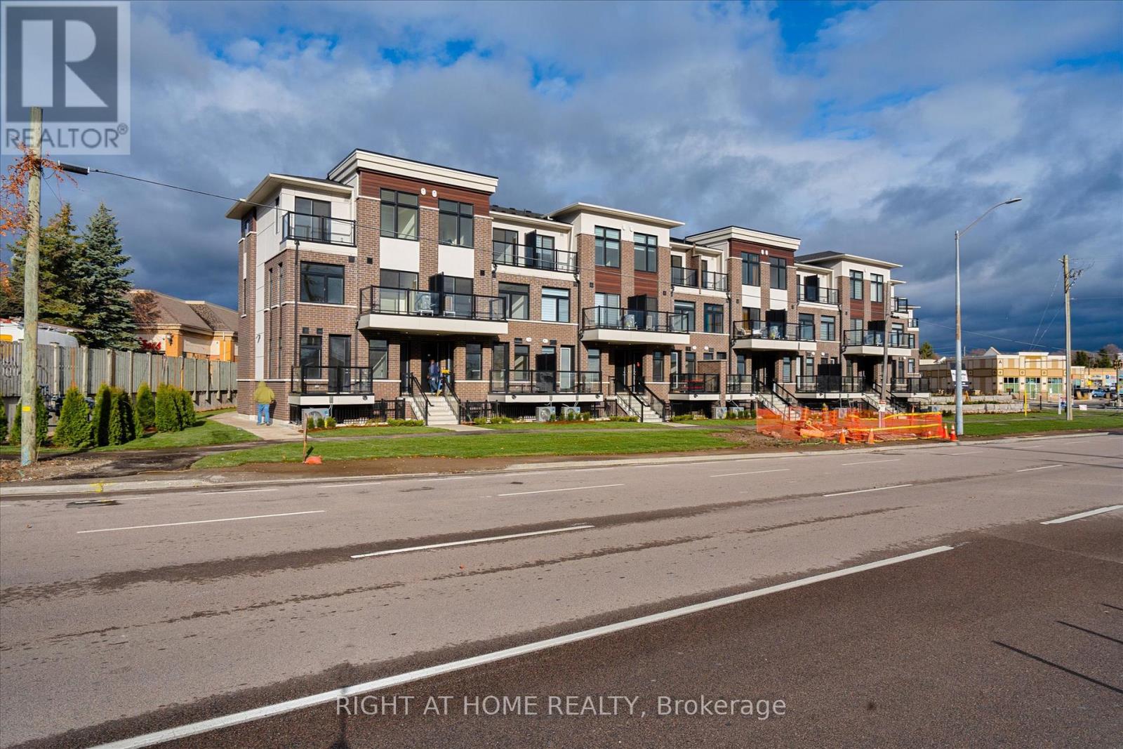 305 - 755 OMEGA DRIVE, Pickering, Ontario